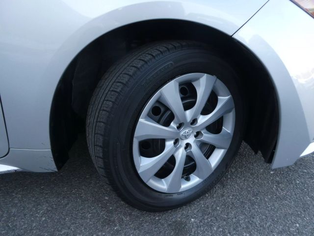 Vehicle image 24 of 28