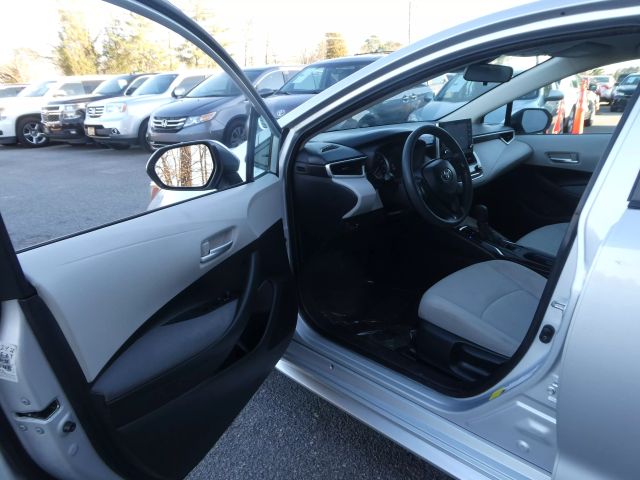 Vehicle image 11 of 28