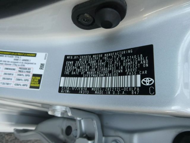 Vehicle image 10 of 28