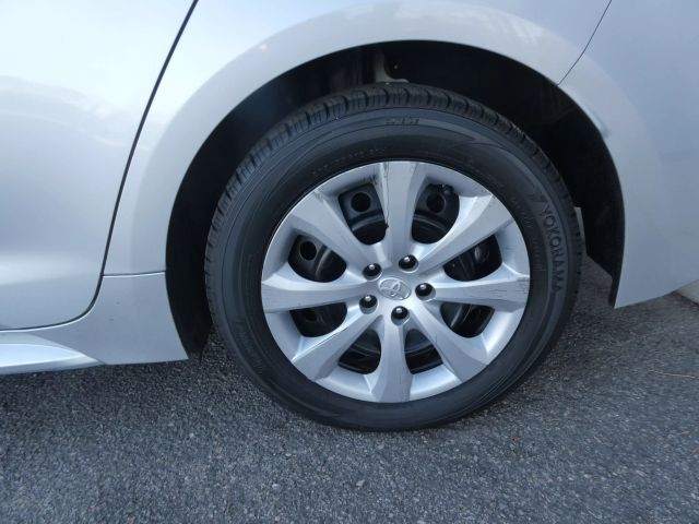 Vehicle image 26 of 28