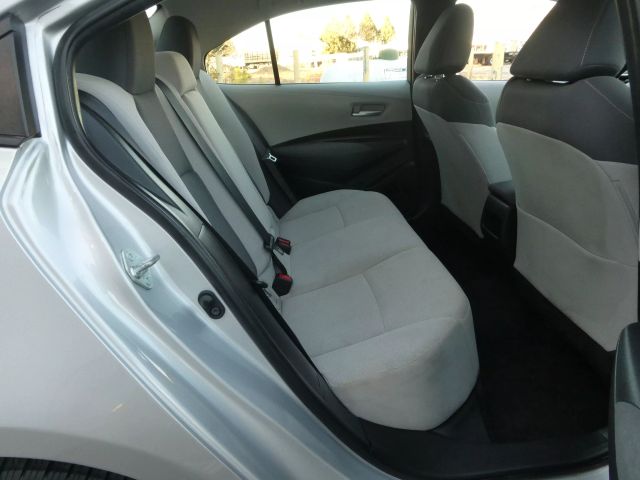 Vehicle image 21 of 28