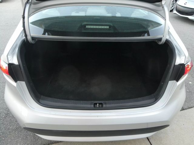 Vehicle image 9 of 28
