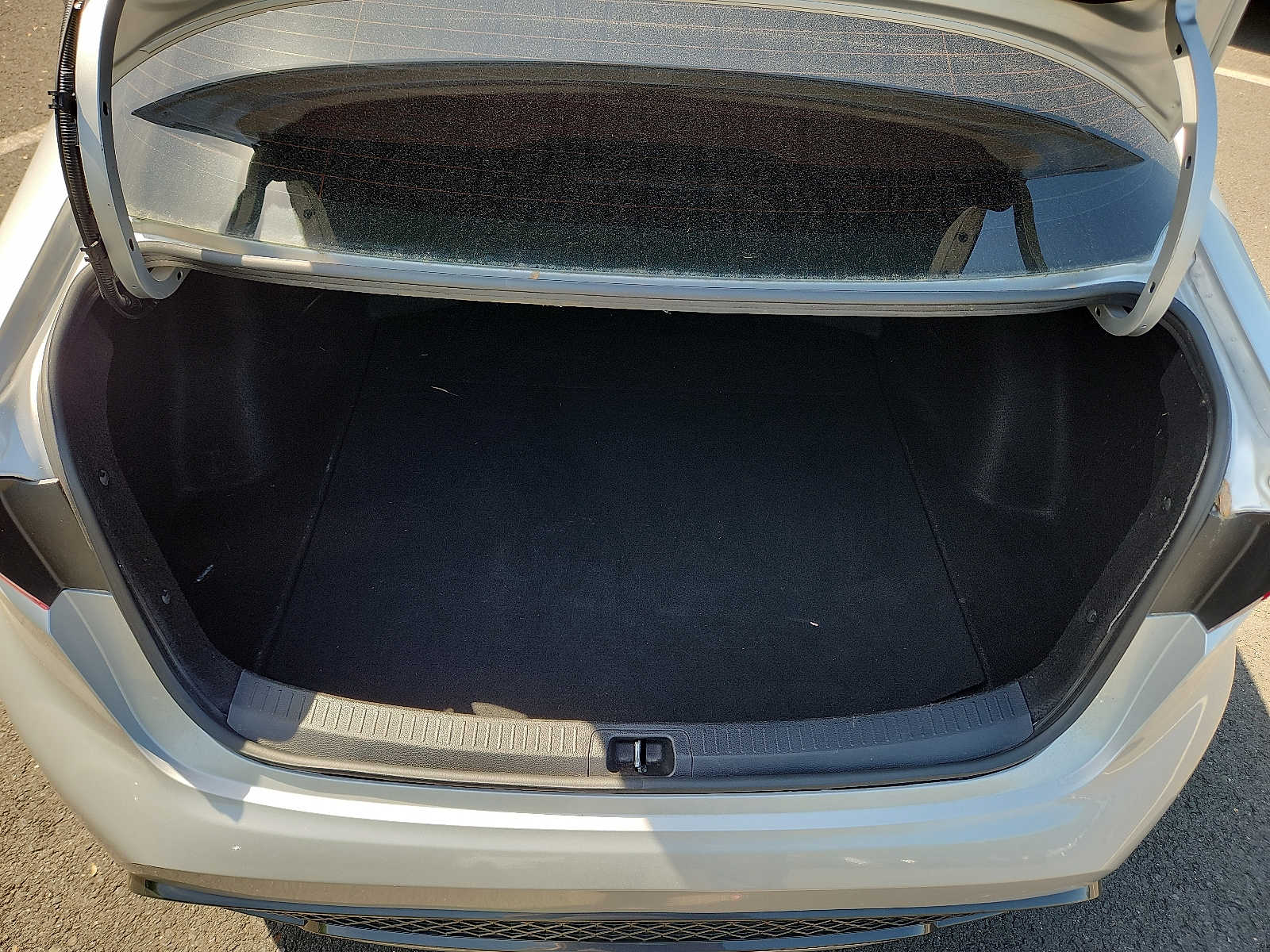 Vehicle image 27 of 30