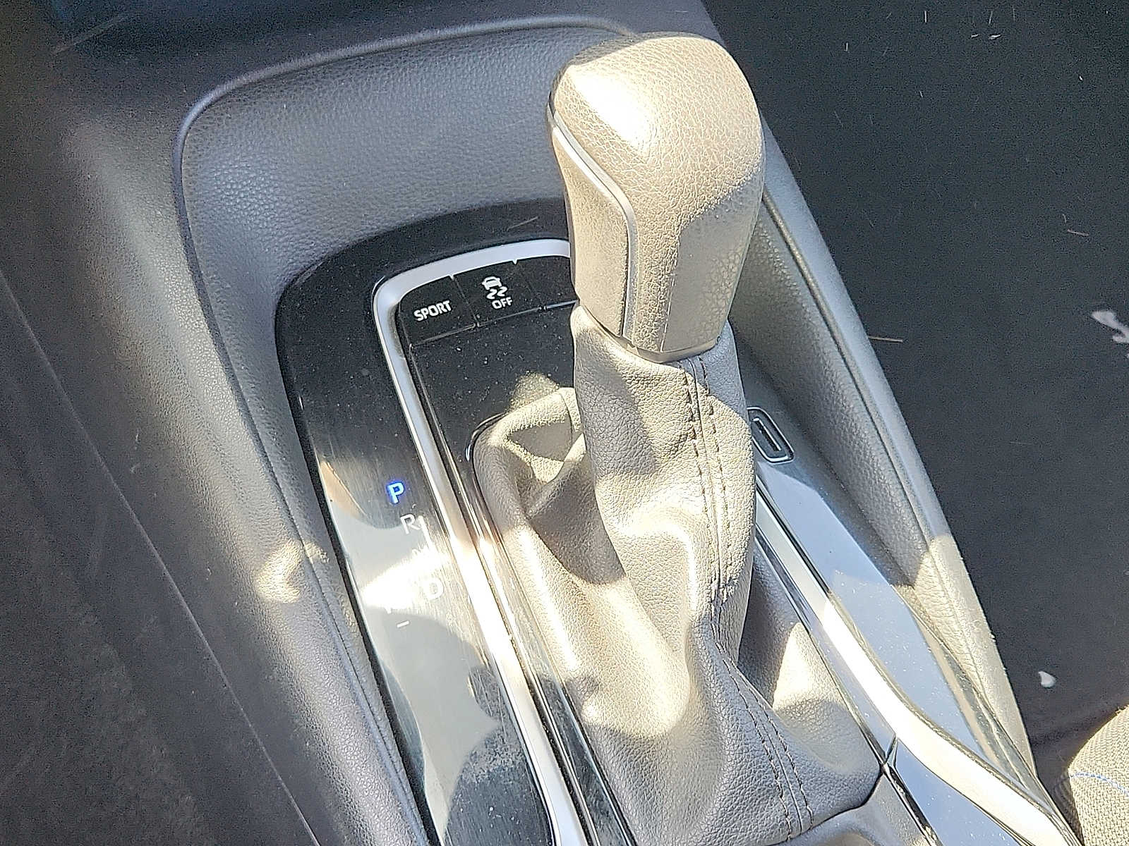 Vehicle image 14 of 30
