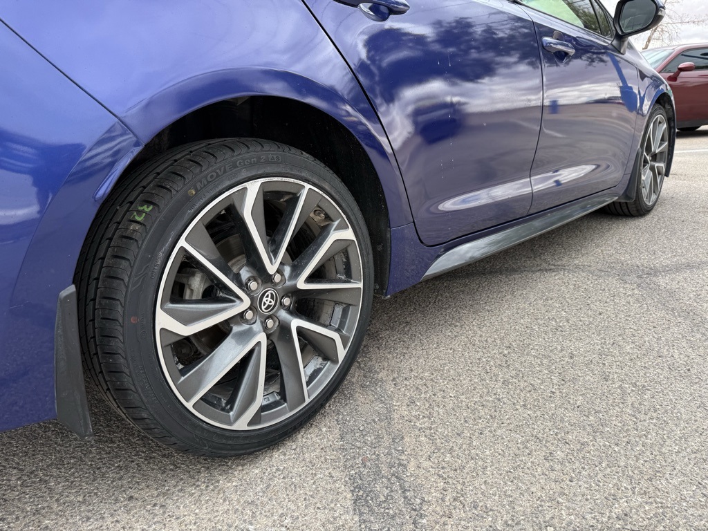 Vehicle image 9 of 24