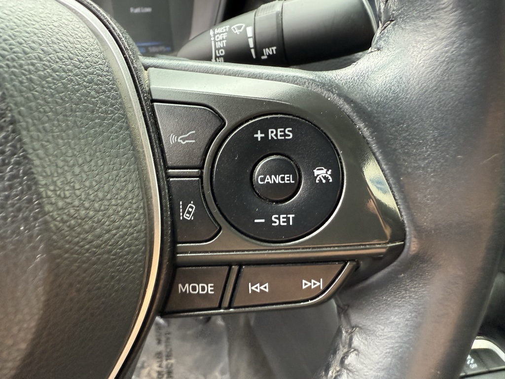 Vehicle image 23 of 24