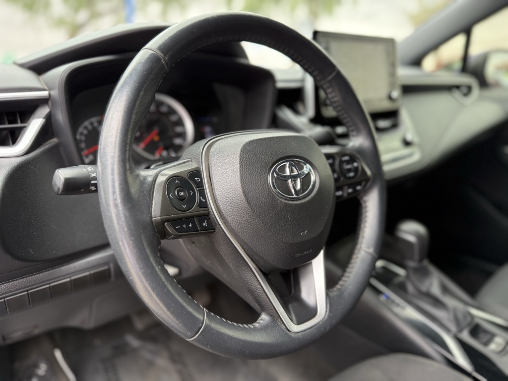 Vehicle image 22 of 24