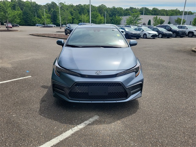 Vehicle image 2 of 8