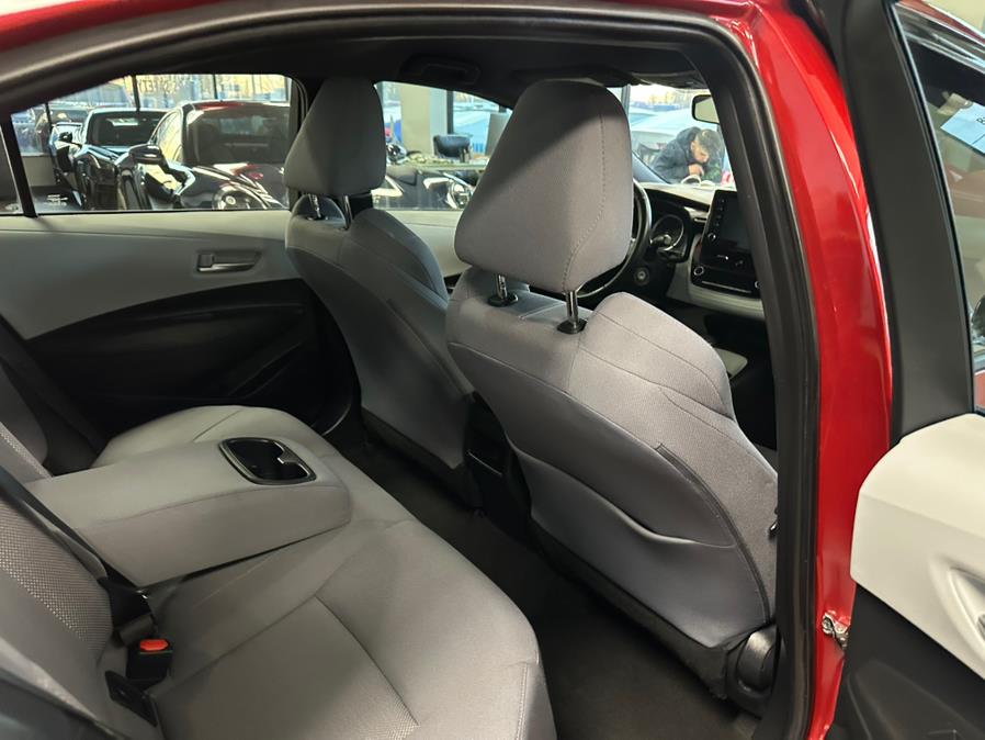 Vehicle image 26 of 52