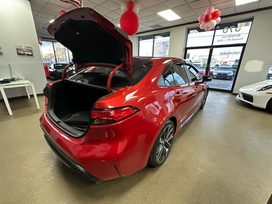 Vehicle image 15 of 52