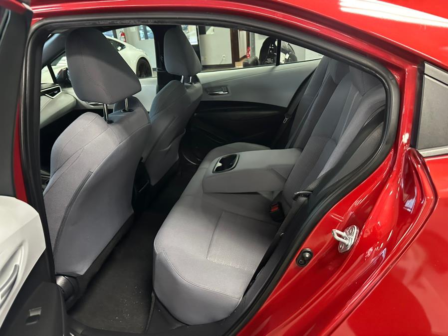 Vehicle image 23 of 52