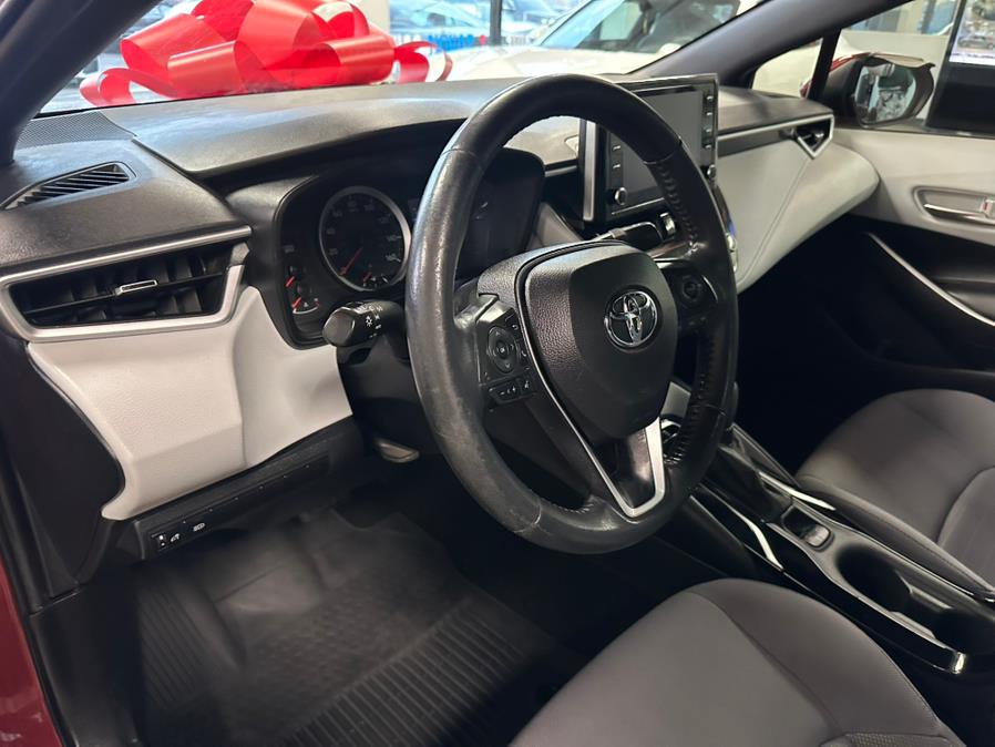 Vehicle image 20 of 52