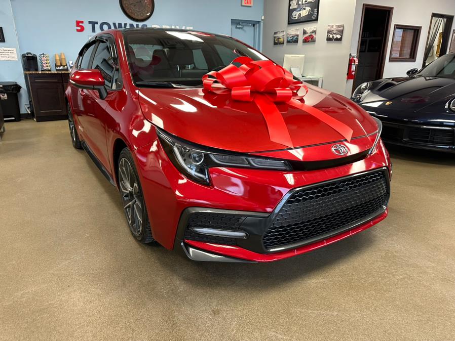 Vehicle image 10 of 52