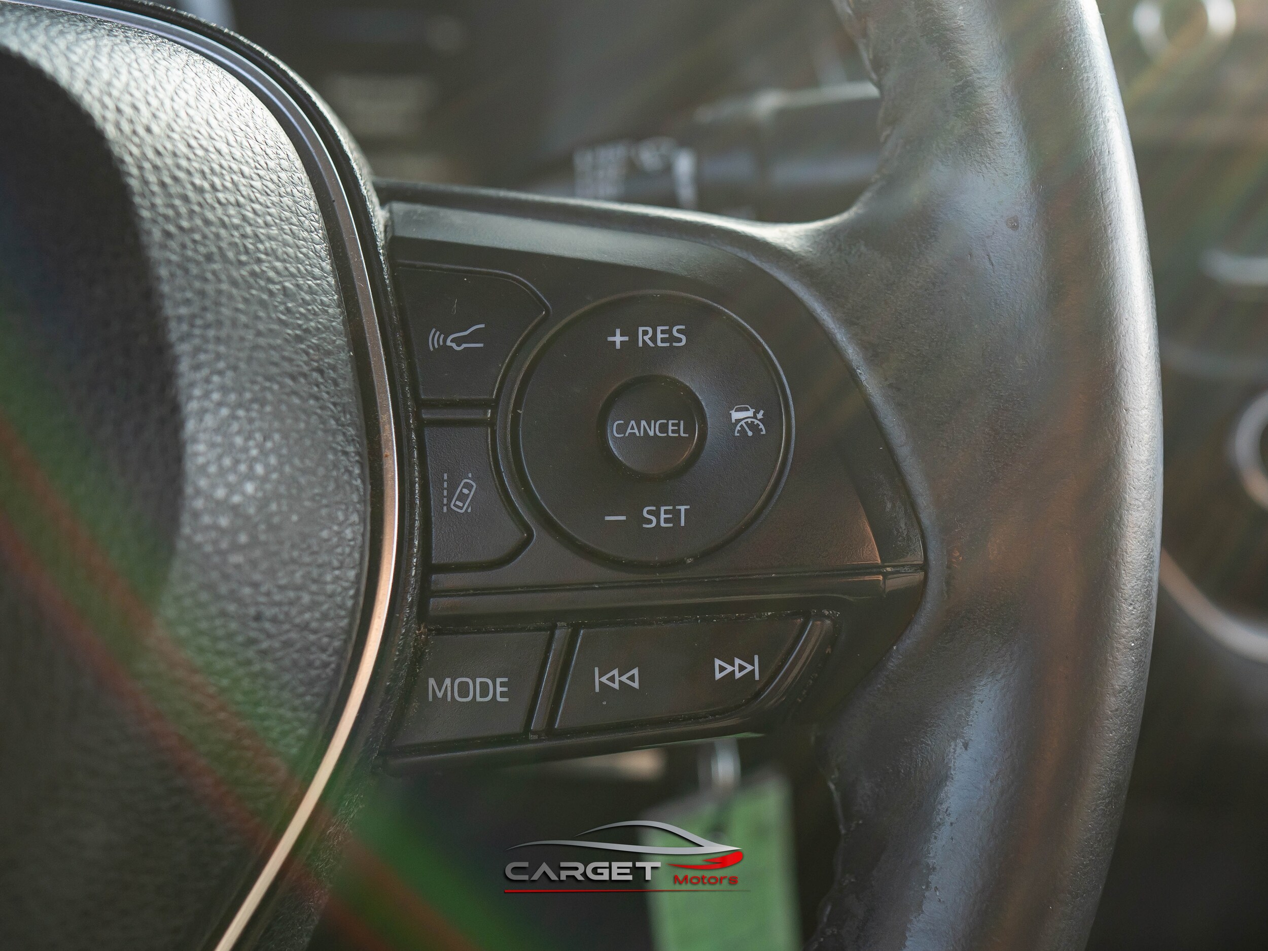 Vehicle image 21 of 45