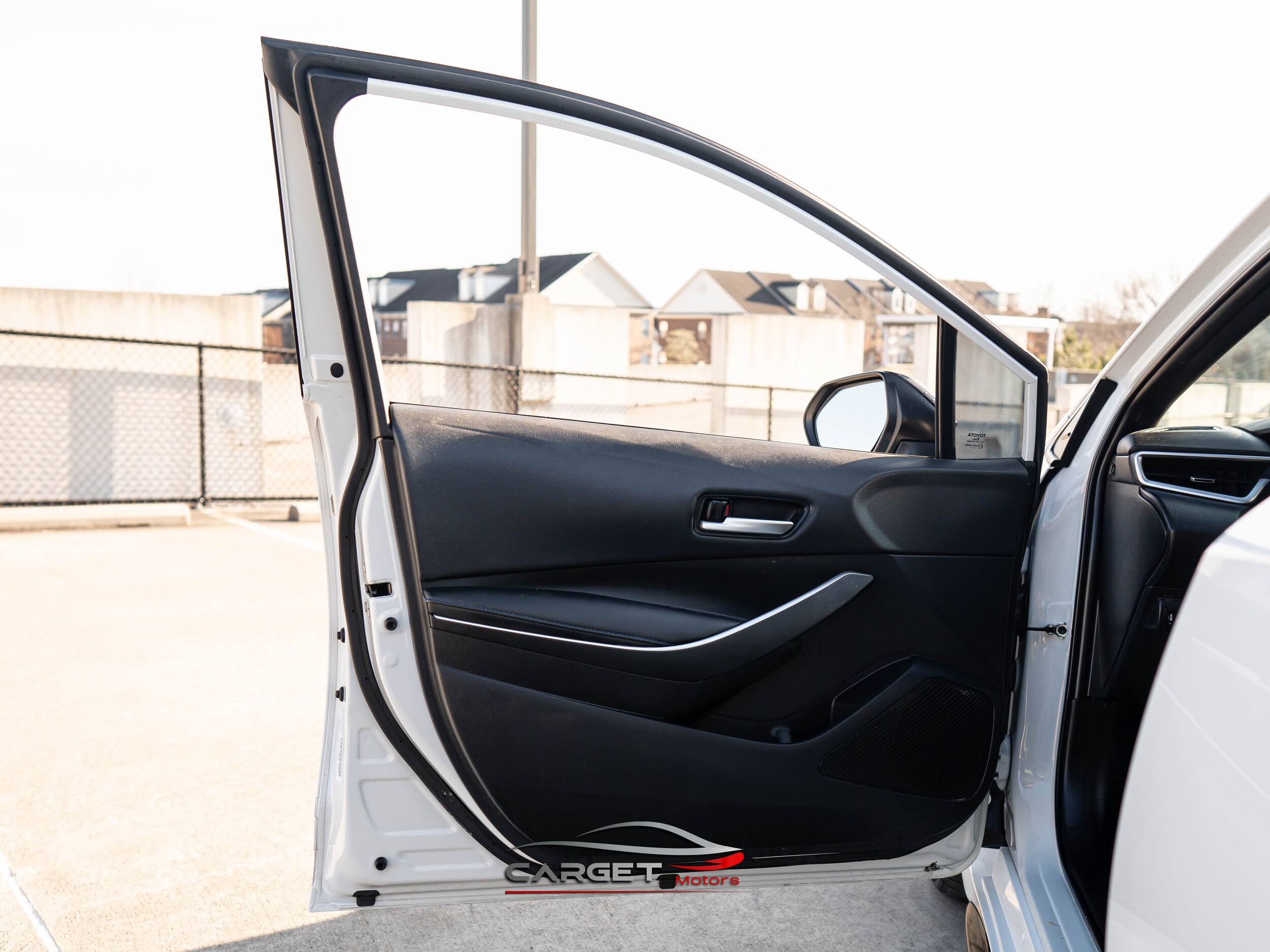 Vehicle image 34 of 45
