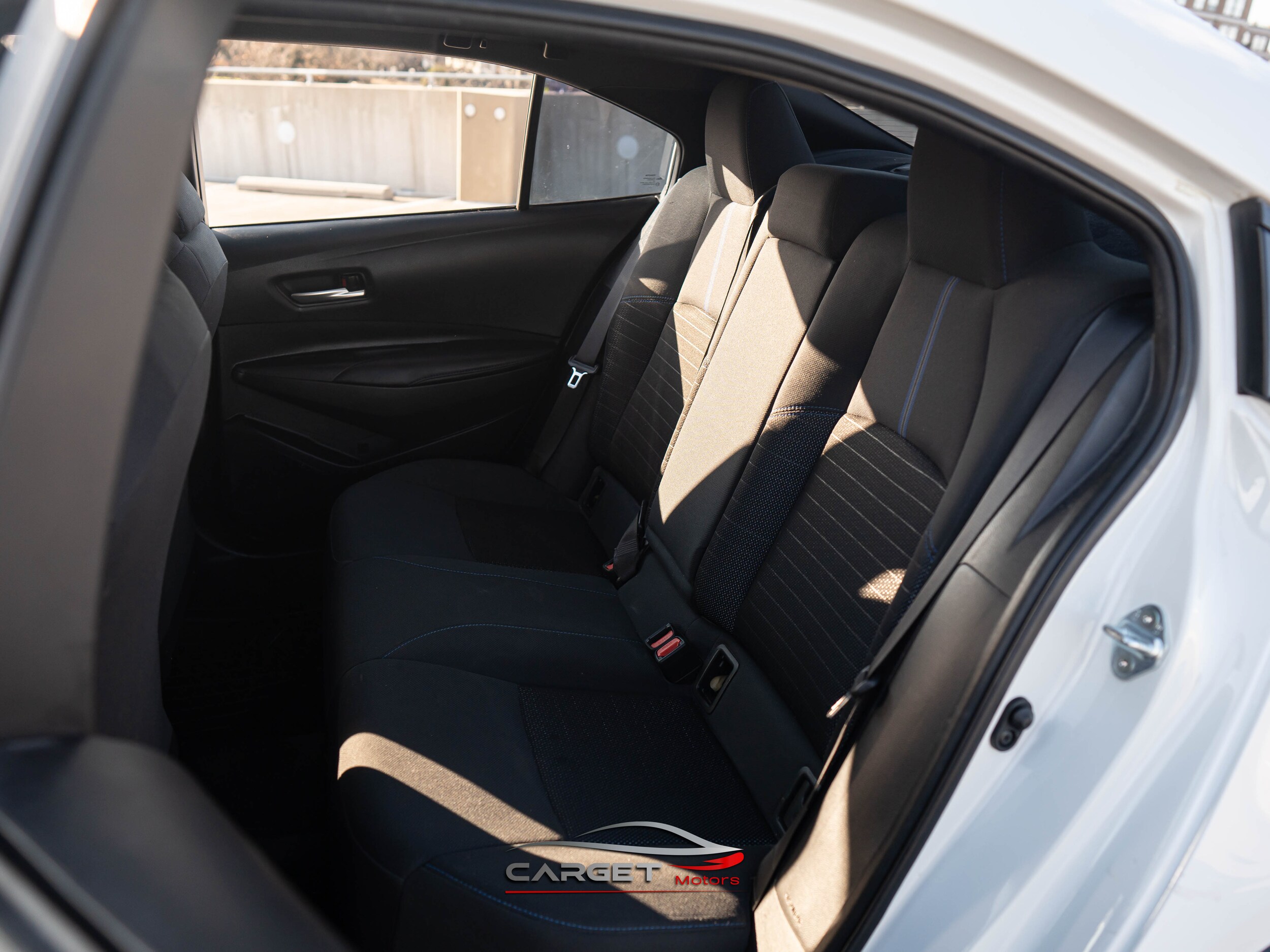 Vehicle image 16 of 45