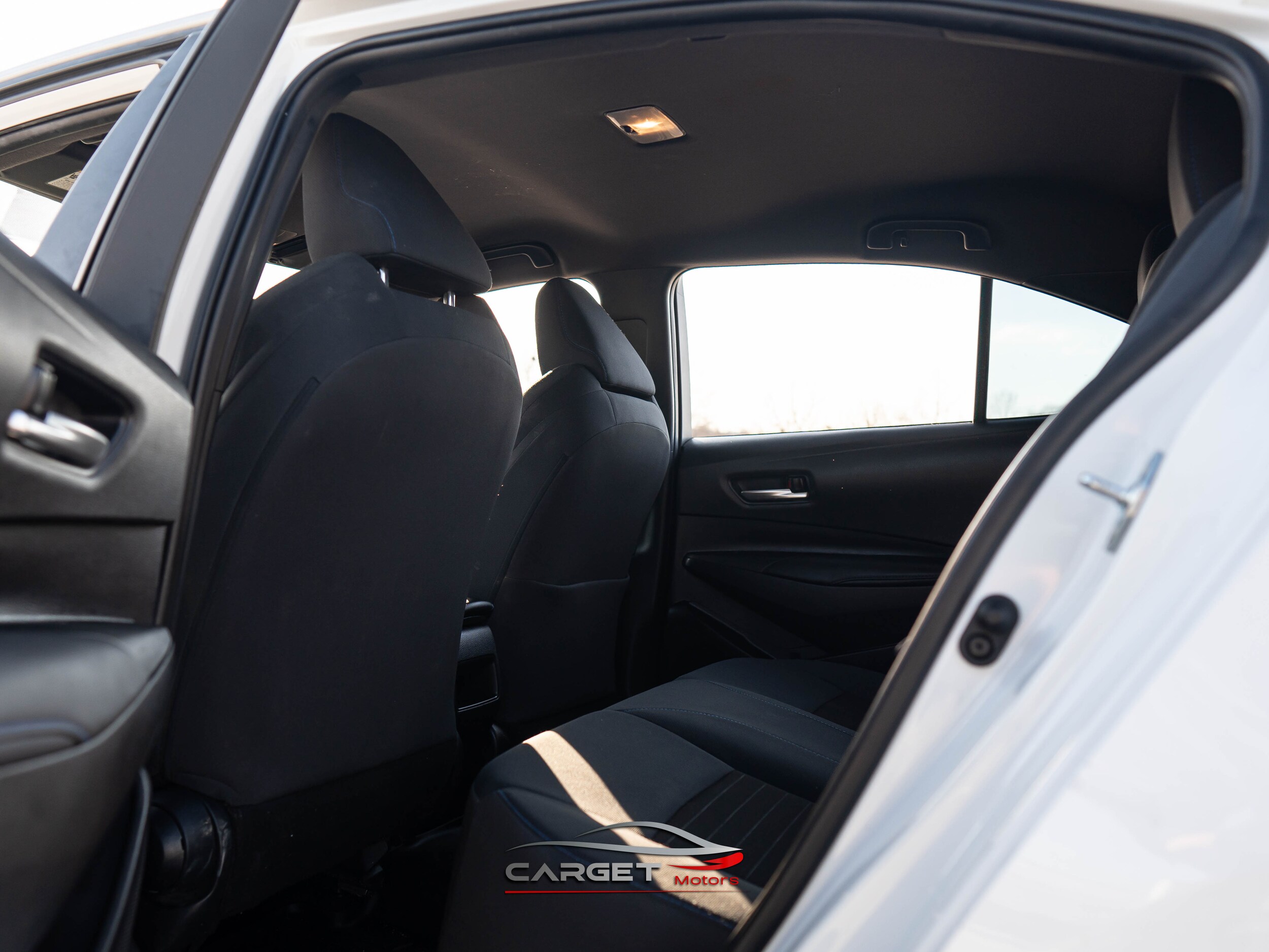 Vehicle image 17 of 45