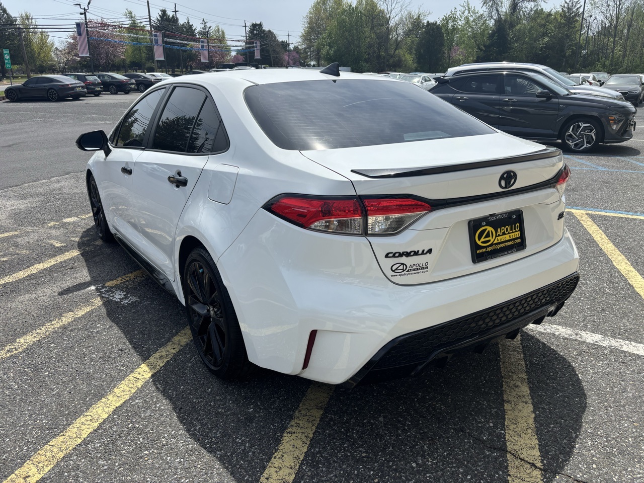Vehicle image 4 of 19