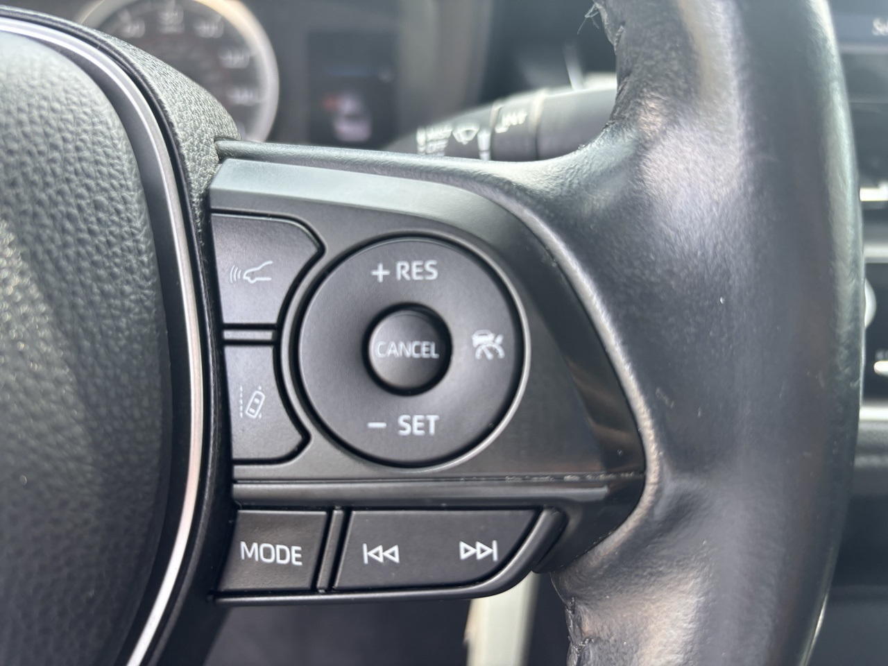 Vehicle image 11 of 19