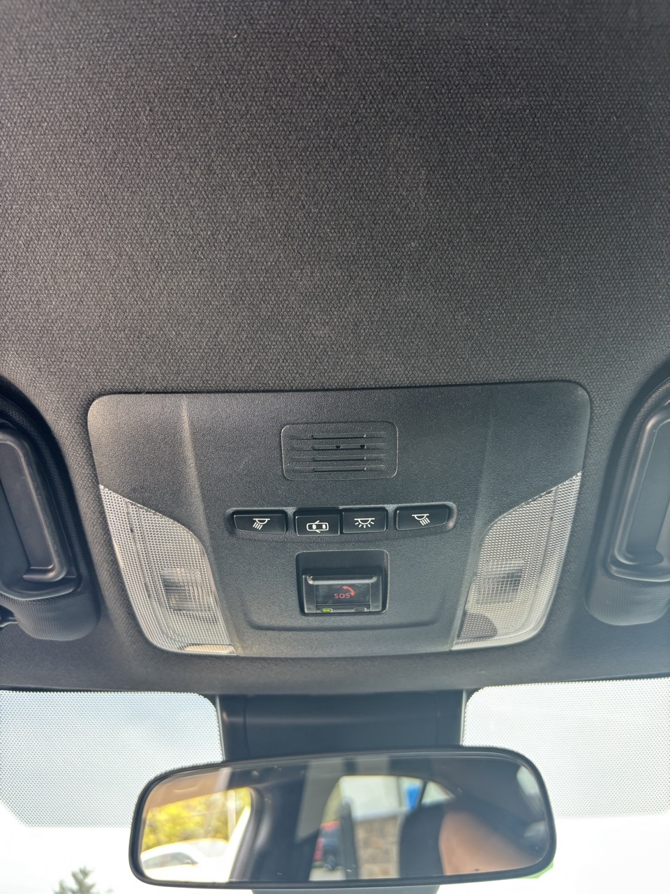 Vehicle image 15 of 19