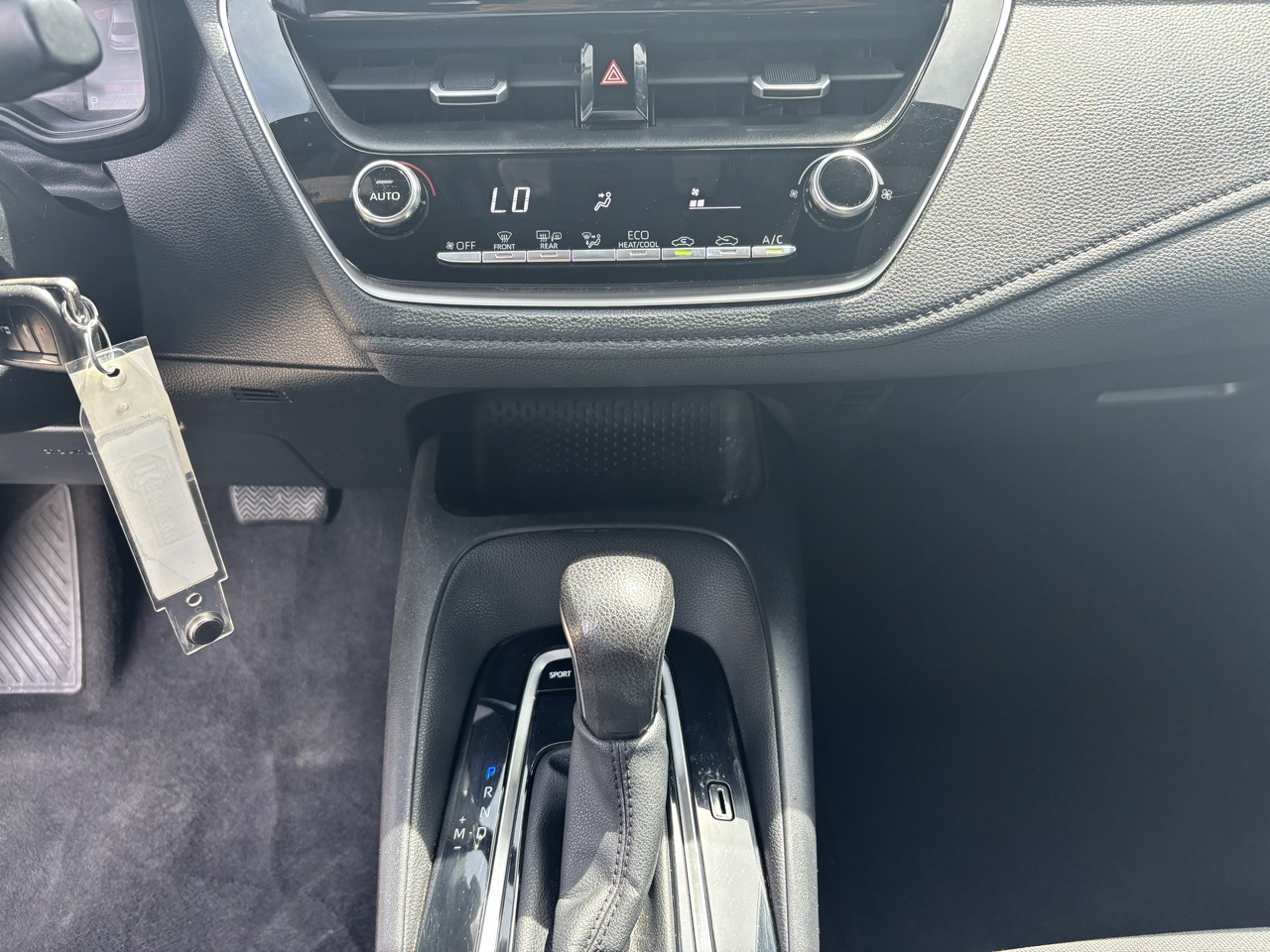 Vehicle image 13 of 19