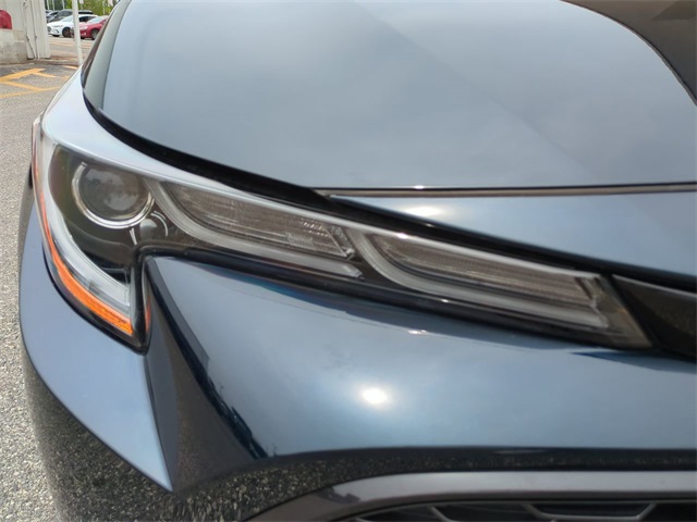 Vehicle image 10 of 27
