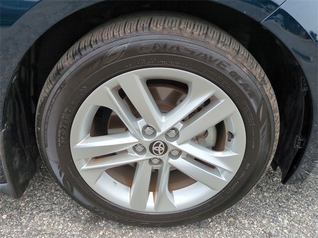 Vehicle image 11 of 27