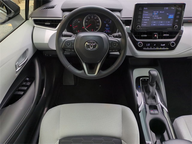 Vehicle image 16 of 27
