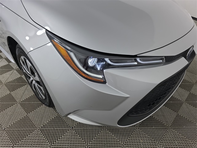 Vehicle image 10 of 35