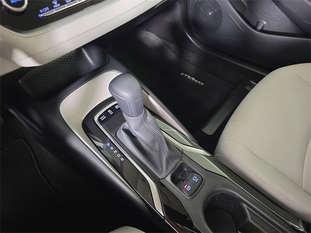 Vehicle image 19 of 35