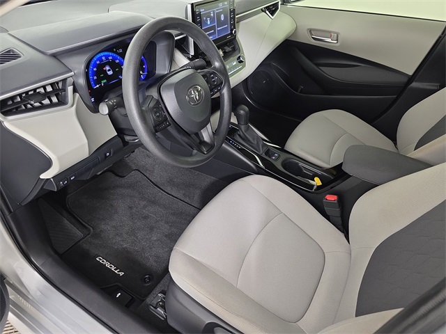 Vehicle image 13 of 35