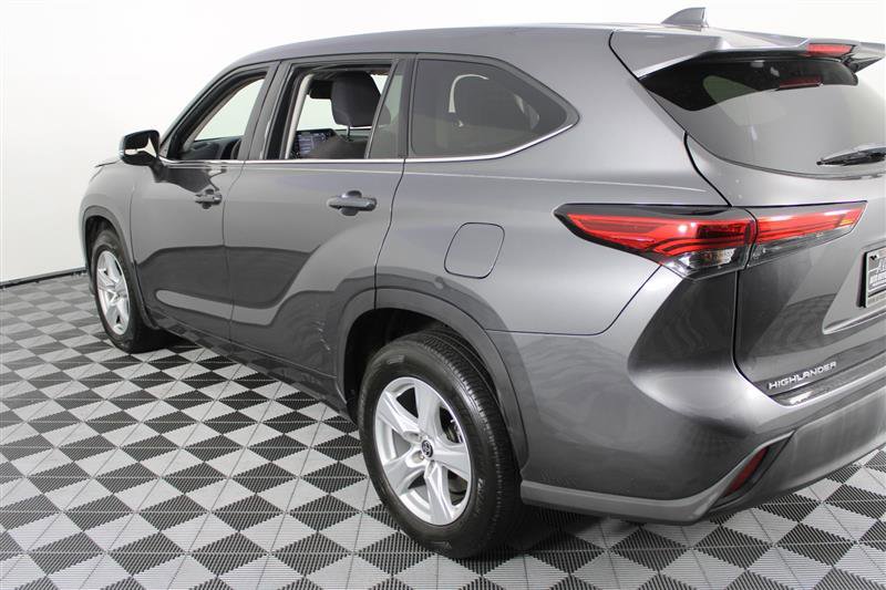 2021 Toyota Highlander L Image 9 of 50