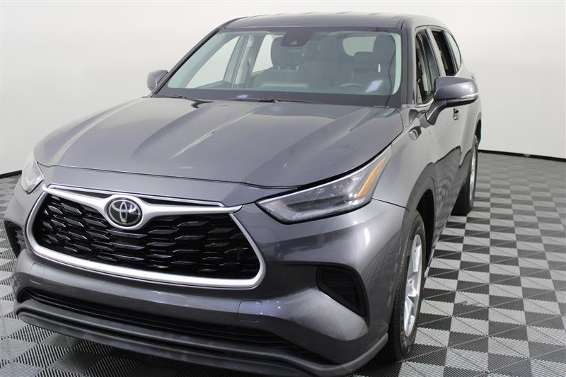 2021 Toyota Highlander L Image 2 of 50