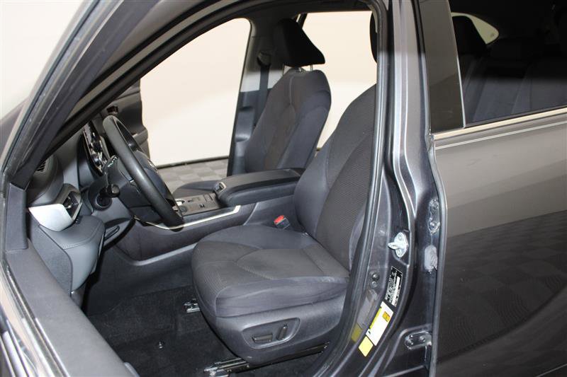 2021 Toyota Highlander L Image 16 of 50