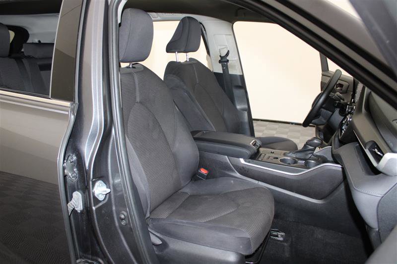 2021 Toyota Highlander L Image 15 of 50