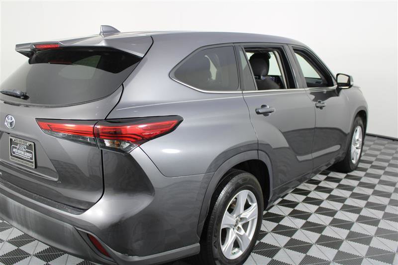 2021 Toyota Highlander L Image 6 of 50