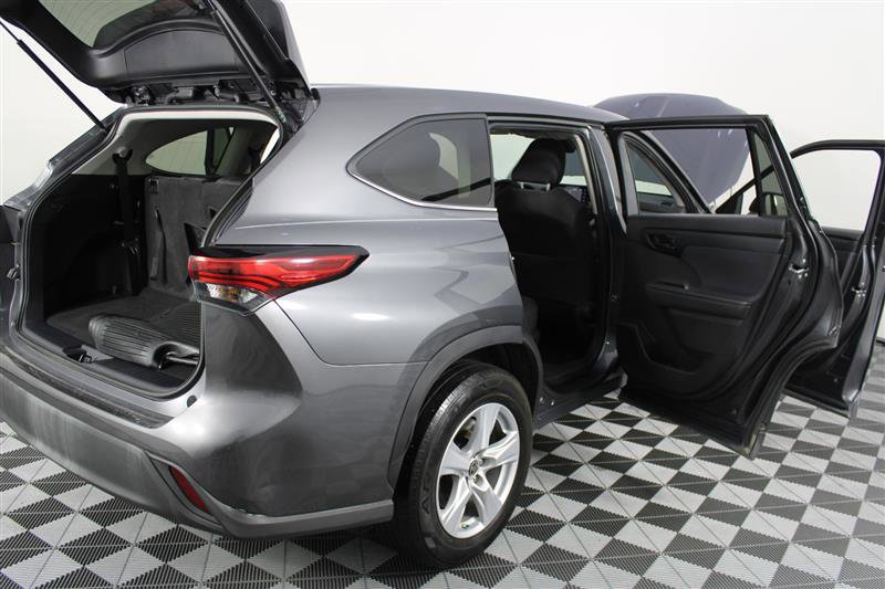 2021 Toyota Highlander L Image 7 of 50