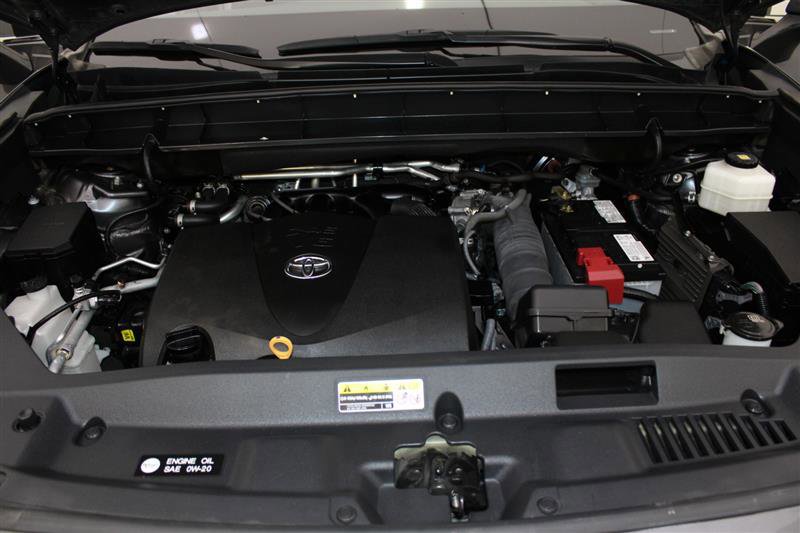 2021 Toyota Highlander L Image 10 of 50