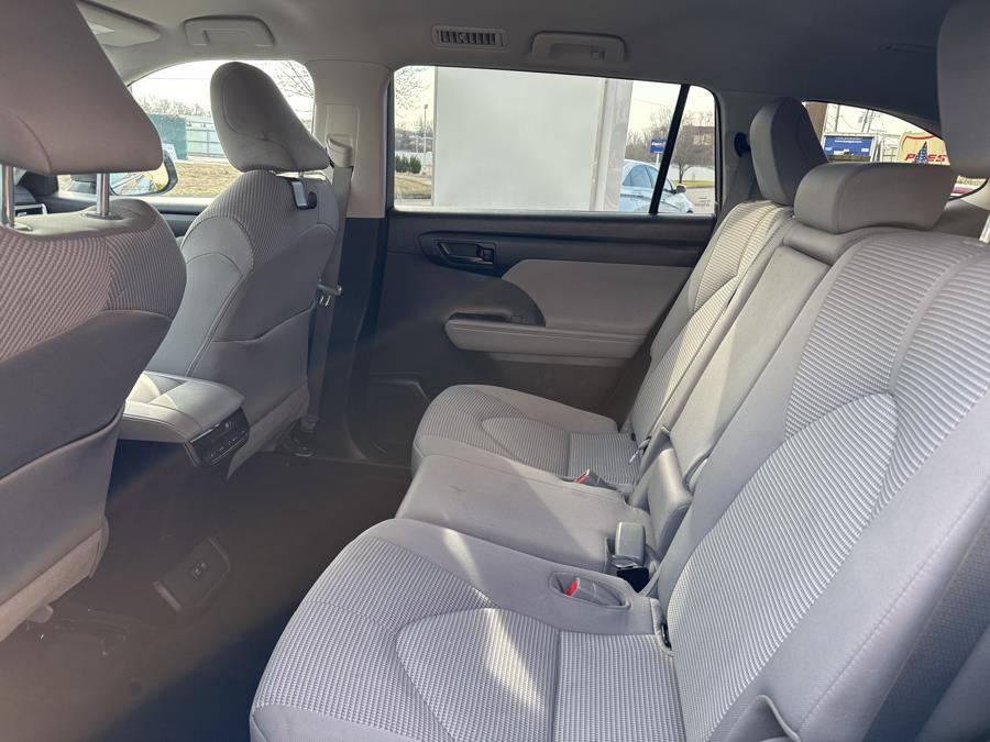 Vehicle image 11 of 25