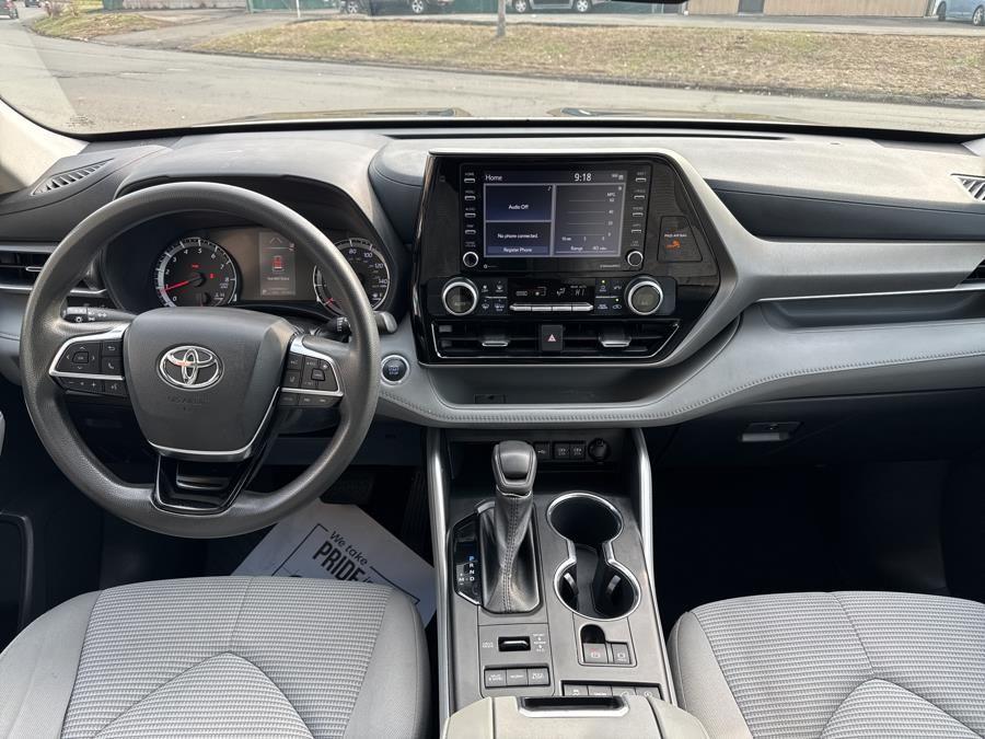 Vehicle image 13 of 25