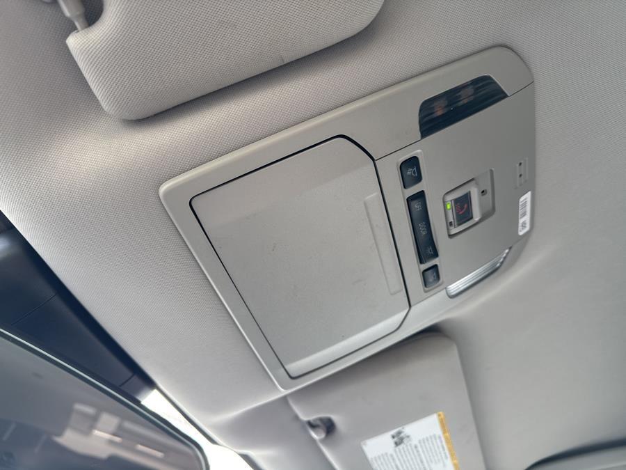 Vehicle image 22 of 25