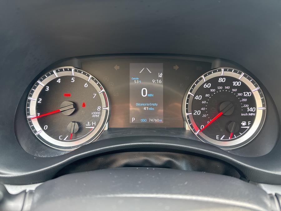 Vehicle image 16 of 25