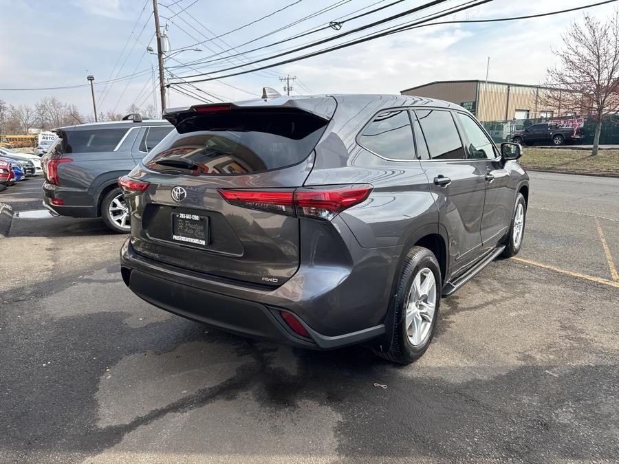 Vehicle image 6 of 25