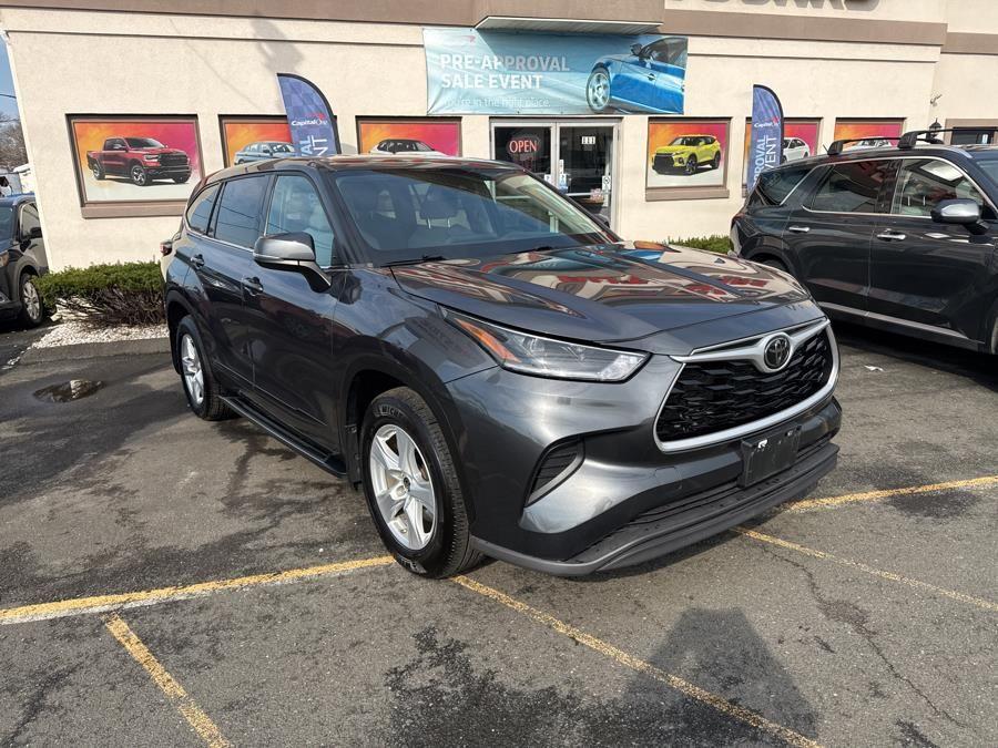 Vehicle image 4 of 25