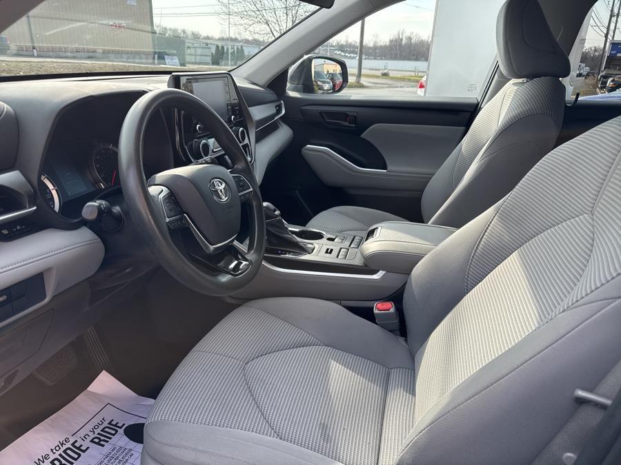 Vehicle image 14 of 25