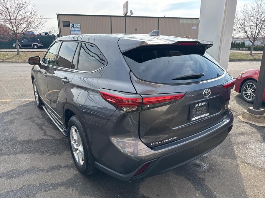 Vehicle image 8 of 25