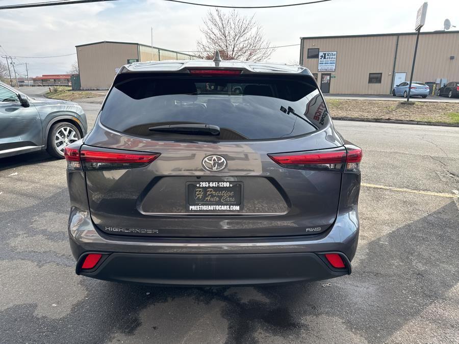 Vehicle image 10 of 25