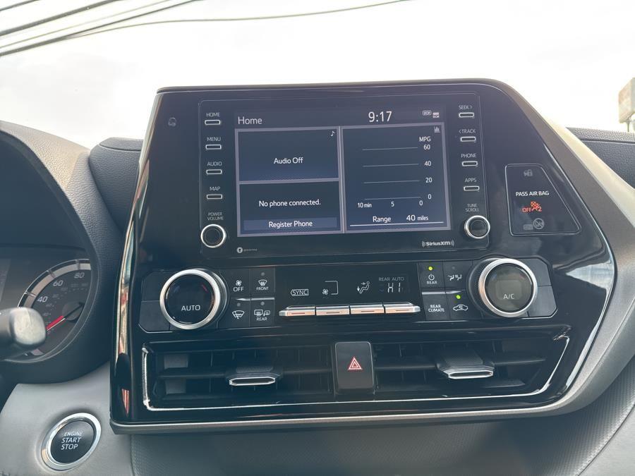 Vehicle image 18 of 25