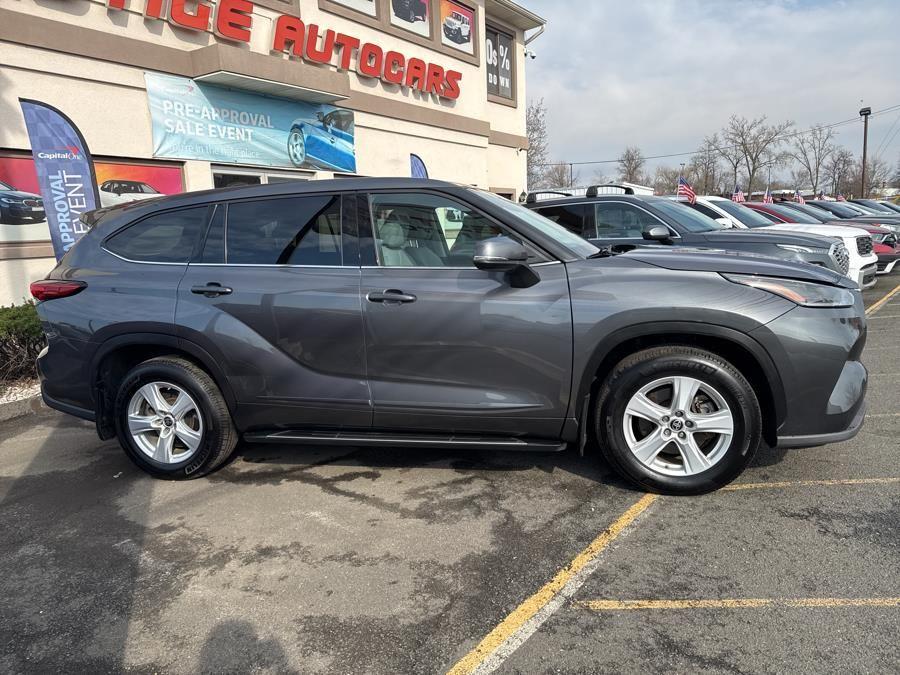 Vehicle image 5 of 25