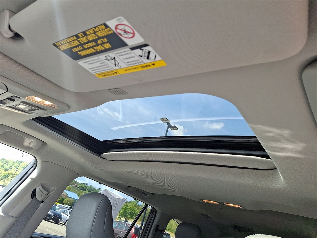 2021 Toyota Highlander Limited Image 24 of 30